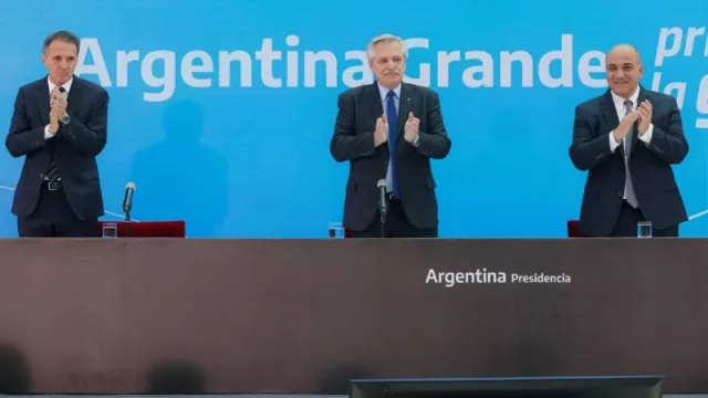 Alberto Fernández: "La obra pública debe ser un gran motor para llevar trabajo y desarrollo a todo el país”