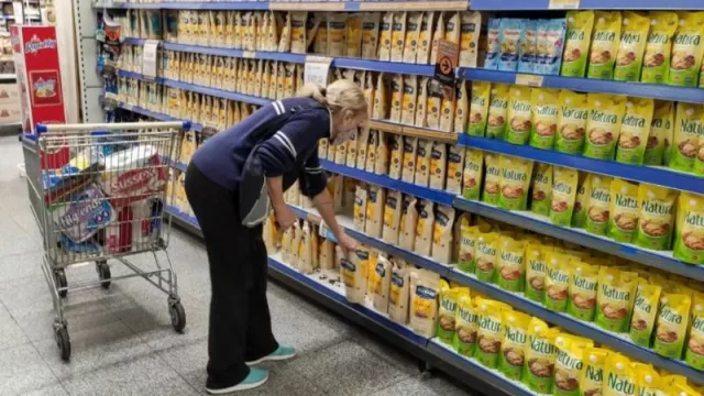 La inflación de junio fue de 5,3% y alcanzó el 64% en 12 meses