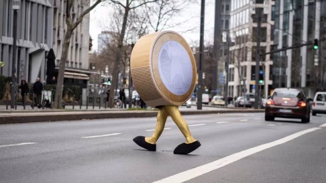 (Casi) 1 a 1: por Euro están pagando 1,04 Dólar (la moneda europea en mínimos desde 2002 frente a la americana)