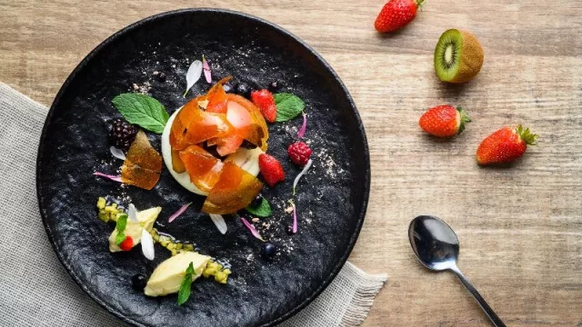 Restaurante Abrasado lanza una experiencia premium para el invierno con descuento especial para mendocinos