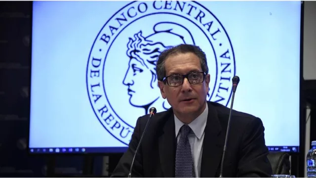 Colapso de bonos CER: el BCRA se reúne con los fondos y anticipa que seguirá interviniendo