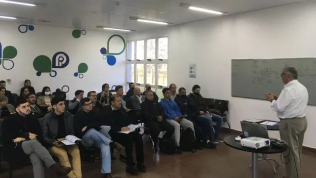 Empresa de bioingeniería médica que invertirá en Misiones, capacita a futuros empleados en el Parque Industrial de Posadas