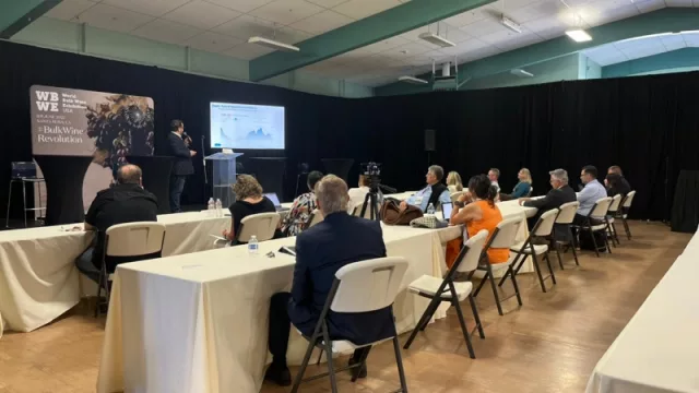 Diez bodegas de Mendoza participaron en una feria de vinos a granel en California