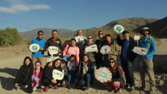 Verallia Argentina donó plantas nativas para reforestar el Cerro Arco y reducir la huella ambiental
