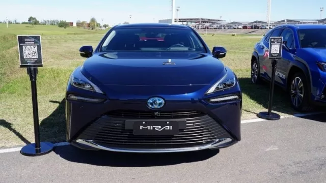 Toyota Mirai: se muestra en Argentina el auto a hidrógeno