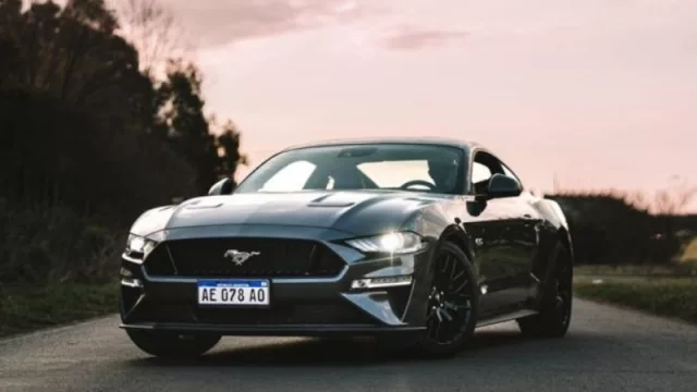 El Ford Mustang cumple 58 años ¿Cuánto cuesta el pony car en Argentina?