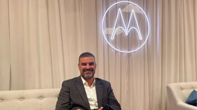 Motorola sale a darle pelea a los S22 de Samsung: el Edge 30 Pro viene “con de todo” (y un Snapdragon Gen 8 “bajo el capot”)