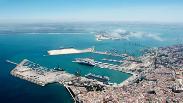 El operador argentino PTP Group desembarca en el puerto de Cádiz