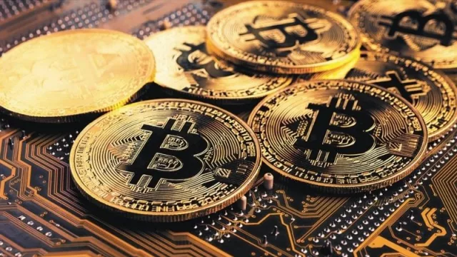 Operaciones inmobiliarias con criptomonedas, la materialización de bienes fungibles en reales 