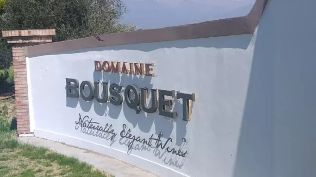 Domaine Bousquet explota su propuesta de verano con un lodge recientemente inaugurado  