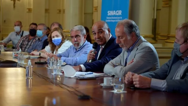 El Gobierno nacional realizó una reunión para dar respuesta a la ola de calor que se extenderá en casi todo el país