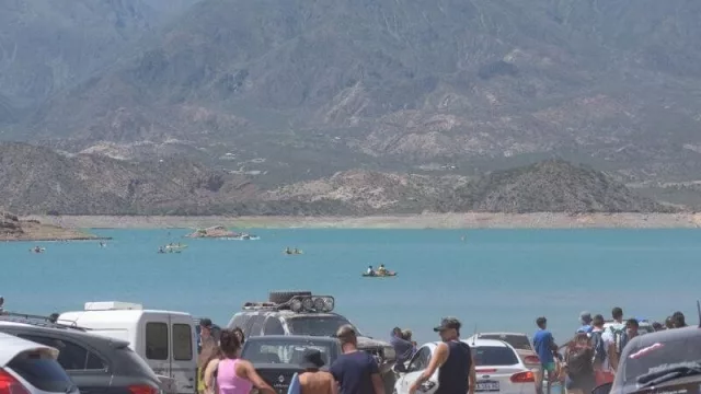Otro verano con pocos servicios en el Perilago Potrerillos (pese al alto flujo de turistas)  