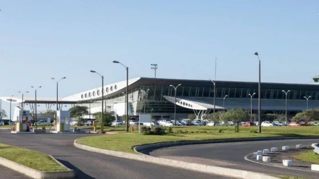 No voy en tren, voy en avión… privado (récord de aterrizajes en Punta del Este)