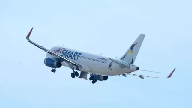 JetSmart y Ayudín anuncia alianza para transmitir seguridad a pasajeros (desinfectan aviones con aerosoles especiales)