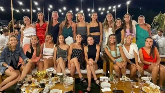 El plantel superior A de hockey disfrutó de la fiesta.