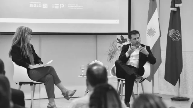 La Universidad Siglo 21 presentó su nuevo Instituto de Economía Política (lo dirige Gastón Utrera)