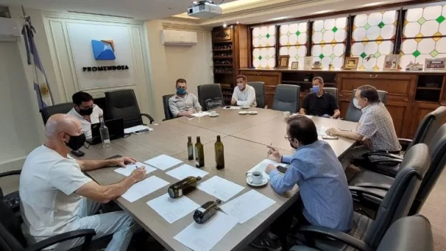 La falta de botellas alcanza al sector olivícola (evaluar una nueva importación para cubrir el faltante)