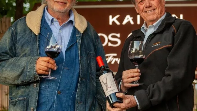 Francis Mallmann presentó Disobedience en Mendoza (Aurelio Montes de Kaiken fue su coanfitrión)  