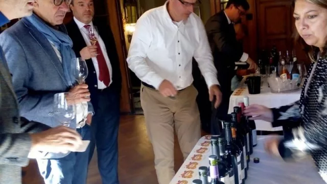 La exportación de vinos mendocinos apunta a los Países Bajos (se presentaron 30 etiquetas de vinos mendocinos a la Asociación Comerciantes de Vino) 