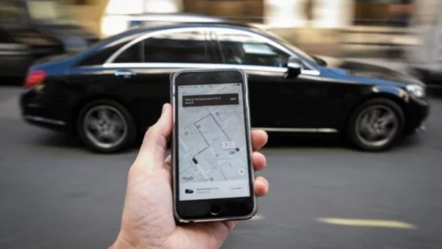 El domingo de elecciones podrás viajar en Uber a mitad de precio 