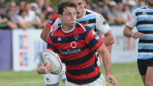  Francisco Cassone apoyó el último try en la semifinal.