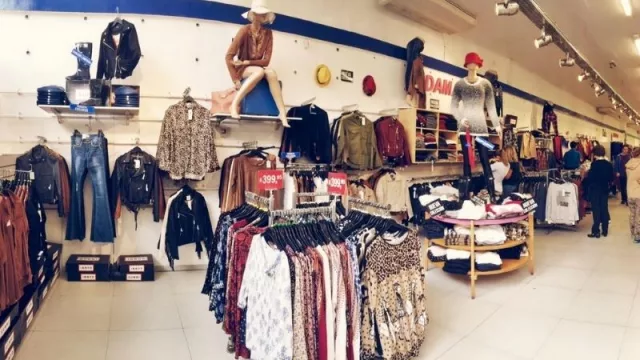 Tienda Castellanas y Seus abrieron sus puertas