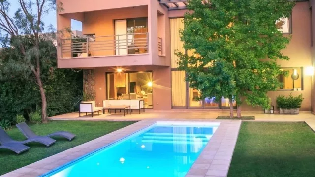 Vacaciones en casa: ¿cuánto sale instalar una pileta y mantenerla?