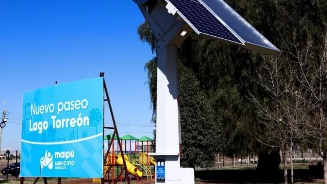 Energías limpias: colocan calefones solares en espacios verdes de Maipú