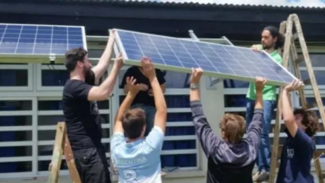 Calefacción solar en escuelas, la opción sustentable en un invierno con espacios ventilados