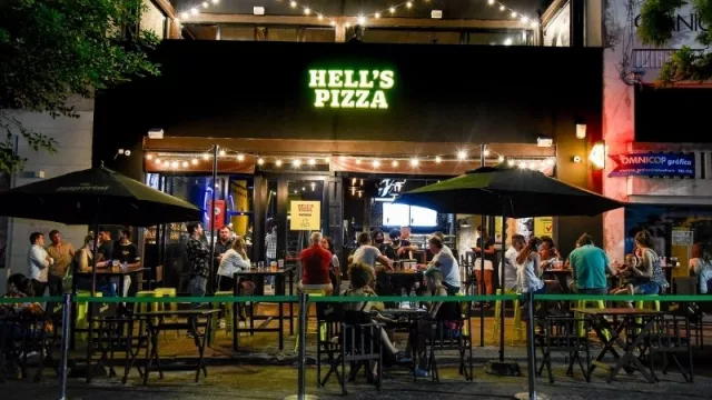 Hell´s Pizza, una pizzería made in Argentina que no para de expandirse con sus franquicias (en octubre llega a la calle Arístides)