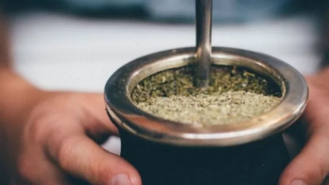 ¿Tomamos unos “verdes”? Qué yerba mate se consigue en las ciudades de nuestros corresponsales (y qué precios tienen)
