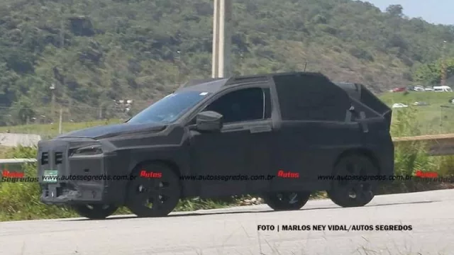 Paparazzis brasileños develan el SUV basado en el Fiat Argo