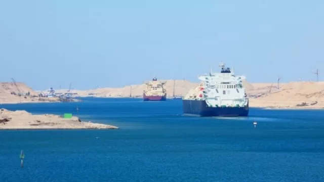 Suez, enlace y cuello de botella entre el Mediterráneo y el Mar Rojo