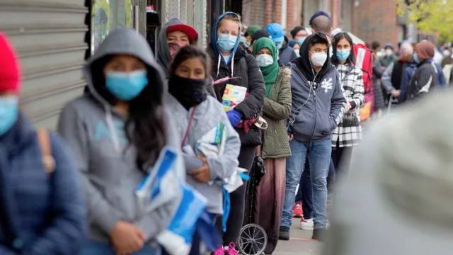 La mitad de quienes buscan trabajo llevan un año desempleados