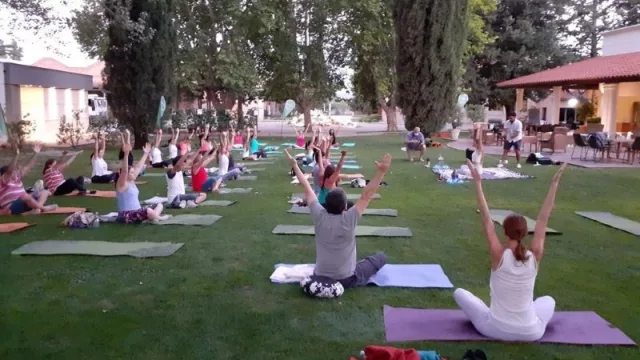 Llega Yoga por los Caminos del Vino en Luna Llena 