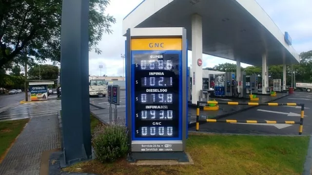 Las naftas 98 octanos pasaron los $ 100, pero… ¿hay que usar nafta premium en tu auto o la súper alcanza?