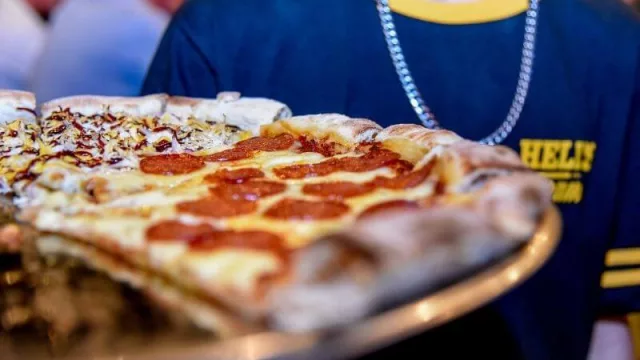 Hell’s Pizza llega a Neuquén con sus pizzas New York Style