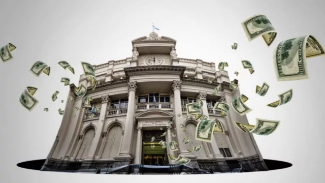 Dólar: importadores de autos, motos y whisky sólo podrán comprar divisa para pagarlos un año después de traerlos al país