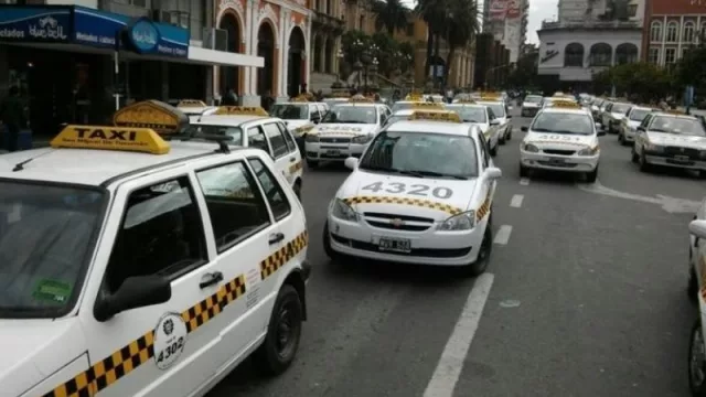 Los taxis tucumanos aumentarán su tarifa ¿cuánto costará viajar en la provincia?