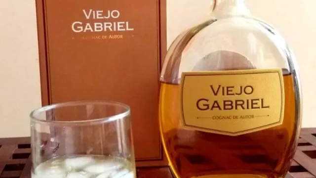 Fuera de libreto: Mendoza se posiciona como productor de Gin, coñac, grapa y hasta whisky de alta calidad  (una guía imperdible)