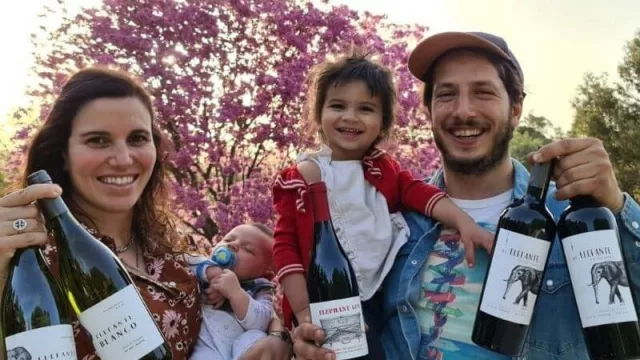 La enóloga mendocina que es furor en San Juan por el vino “Garage” que produce en su casa junto a su esposo