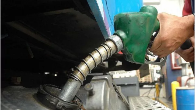 YPF aumentó hoy un 3,5% promedio sus combustibles