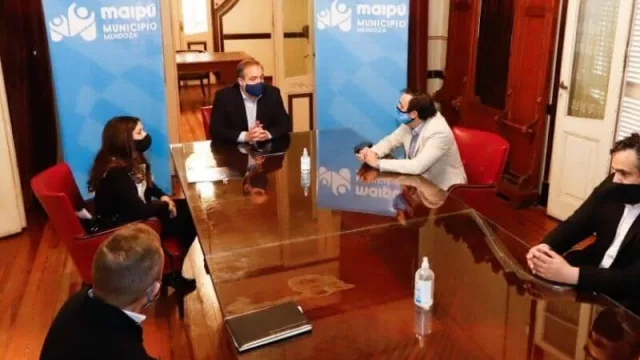 La nueva salida laboral de verano en pandemia: Maipú se suma a la creación de heladerías garaje ¿cómo tener una?