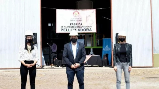 Una fábrica de alimentos en el Este se reactiva gracias al convenio entre tres departamentos