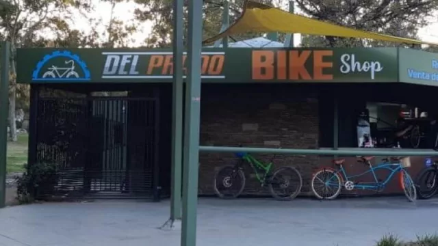 Inédita inauguración en pandemia: abrió una bicicletería en el corazón del Parque General San Martín (servicios y accesorios para bikers)