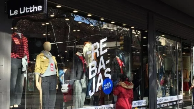 Como un “Falabella” del Centro: ya abrió la megatienda de calle San Martín y Las Heras (tres pisos con escalera mecánica y ascensores)  