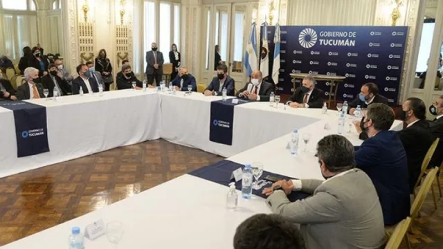 Inversión millonaria: firman convenios para el inicio de obras sanitarias 