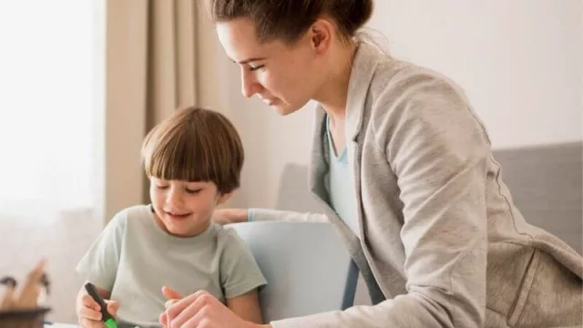 Empleo en Mendoza: las mujeres son las más castigadas por la pandemia y en 7 de cada 10 casas hacen de maestras de sus hijos 