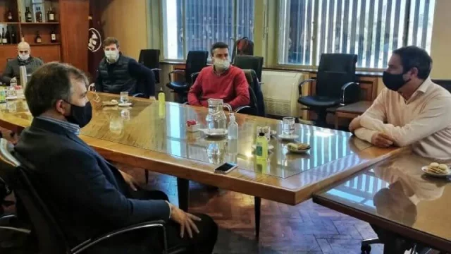 Hinojosa (titular del INV) recibió a referentes del sector: innovación, envases y nuevos sistemas de venta