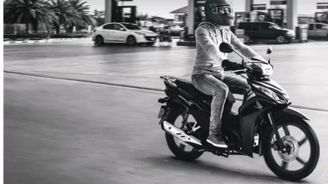 “Hábitos”: la nueva campaña de publicitaria de Honda para el sector de motos